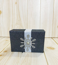 Load image into Gallery viewer, Snowflake glitter box
